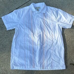 Men’s banana republic short sleeve button up. Threaded stripes on the shirt